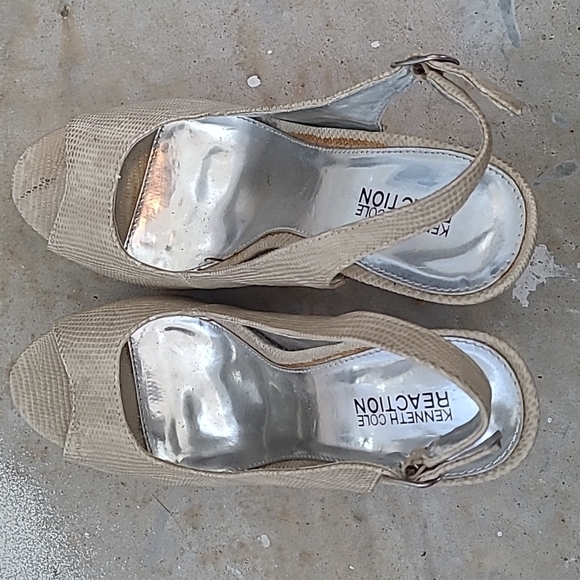 Kenneth Cole Reaction Platform Beaded Peep Toe Slingback High Heel - Picture 8 of 8